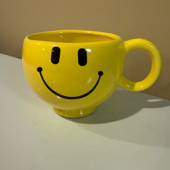 Other - Yellow Smiley Face Mug